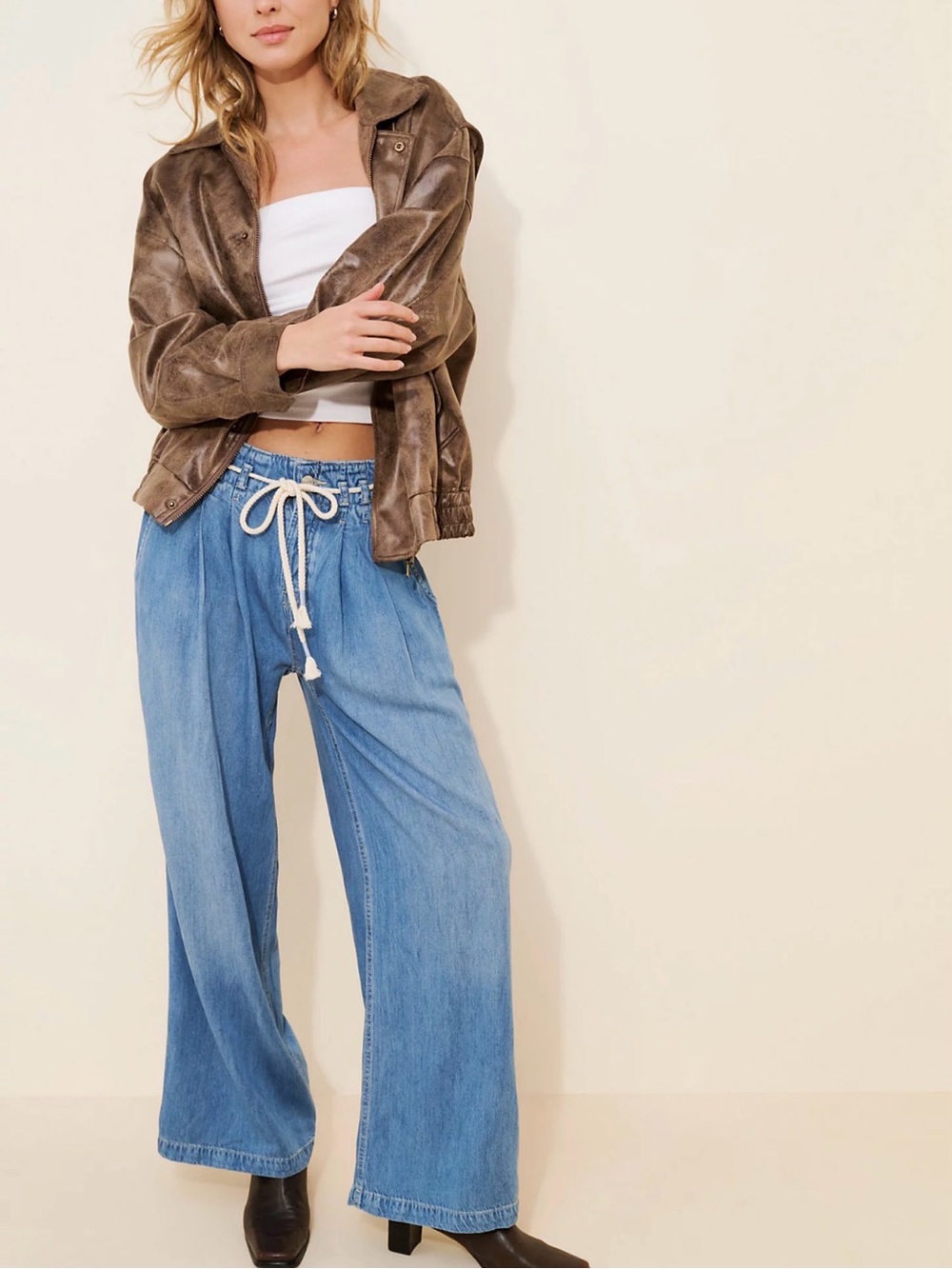 We The Free Light Dakota Cinched Pull On Jeans